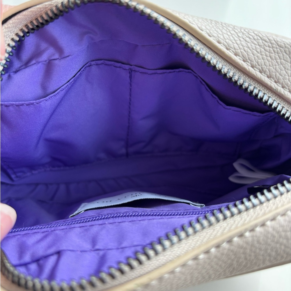 ELA JILLY BOX Micro Belt Bag Crossbody in Dove Pebble NWT - Picture 7 of 9